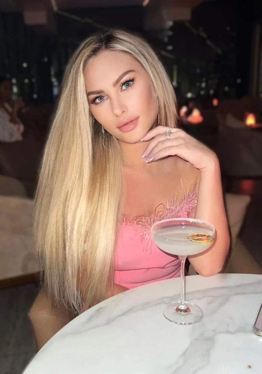 Aksena escort in Monaco