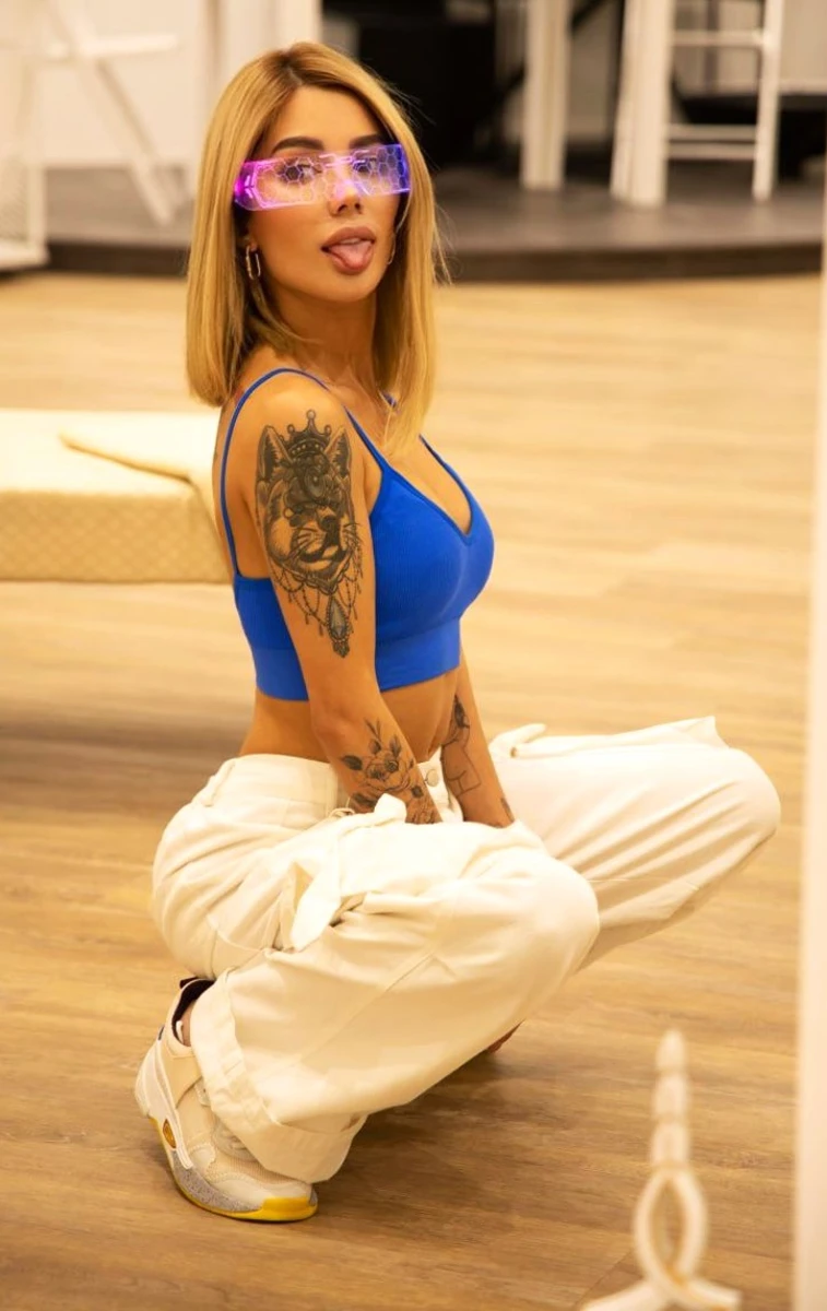 Angela escort in Monaco