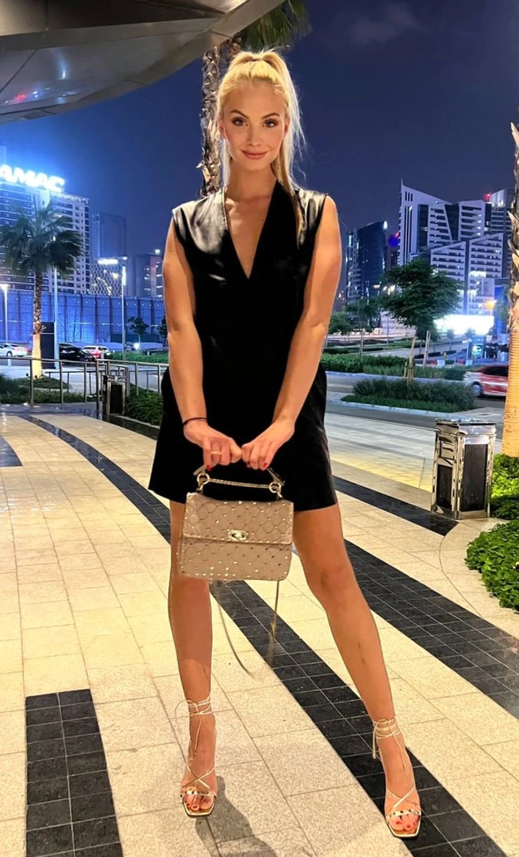 Camille escort in Monaco