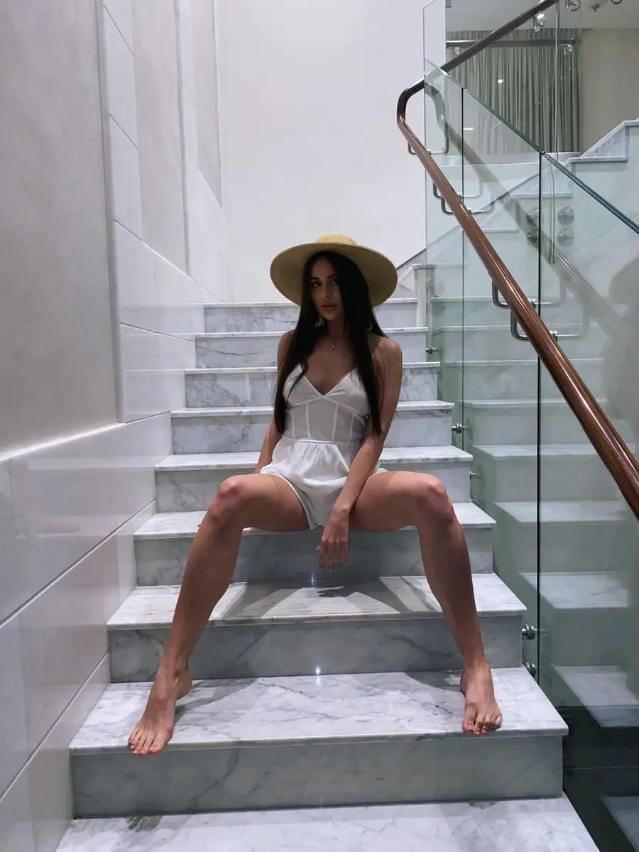 Christina escort in Monaco