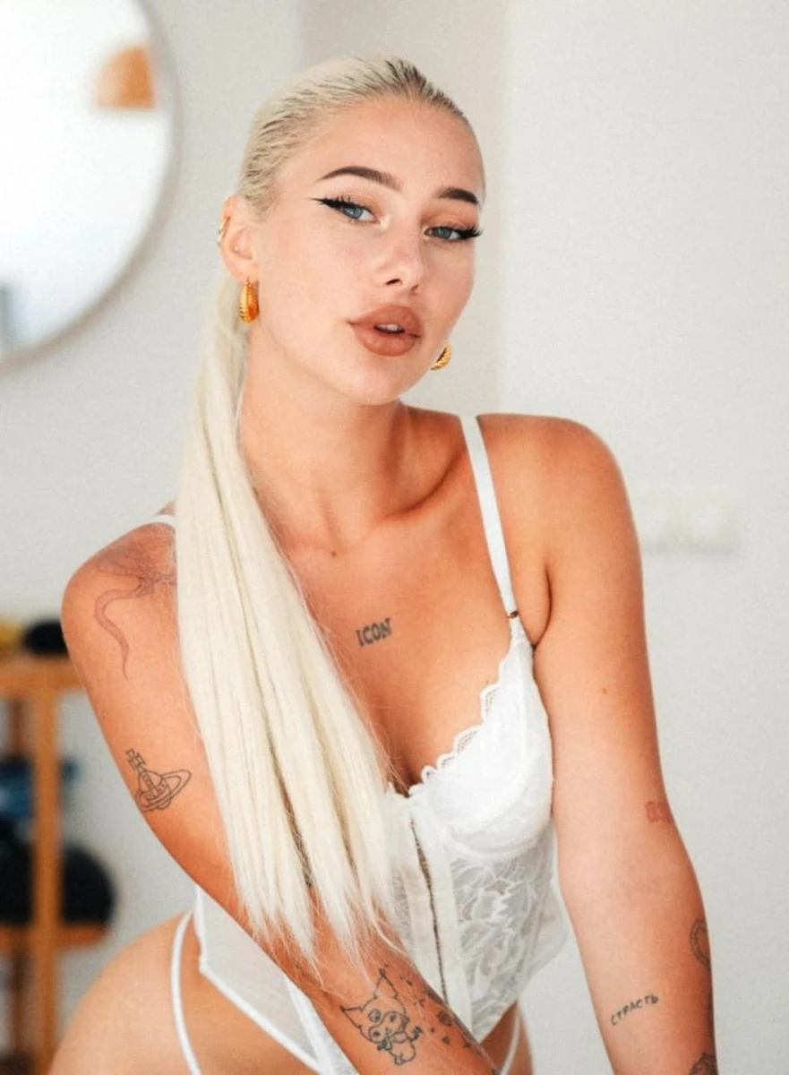 Elina escort in Monaco