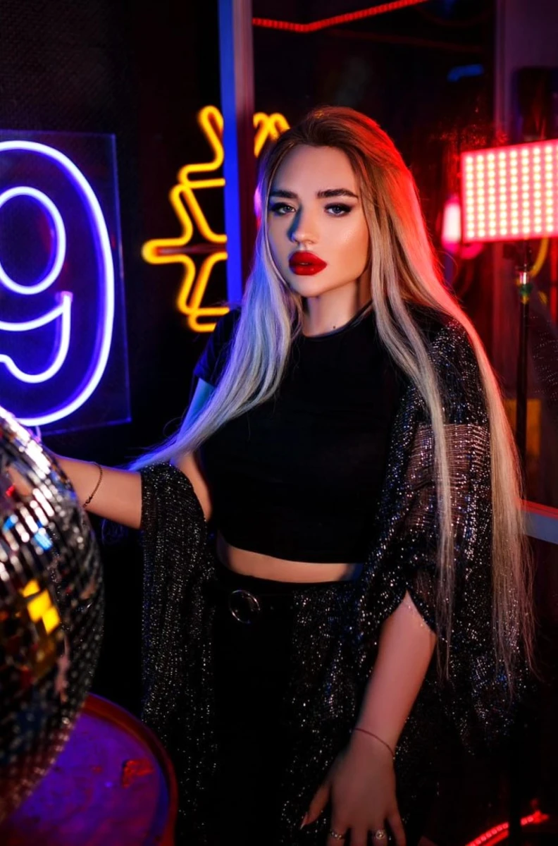 Inessa escort in Monaco