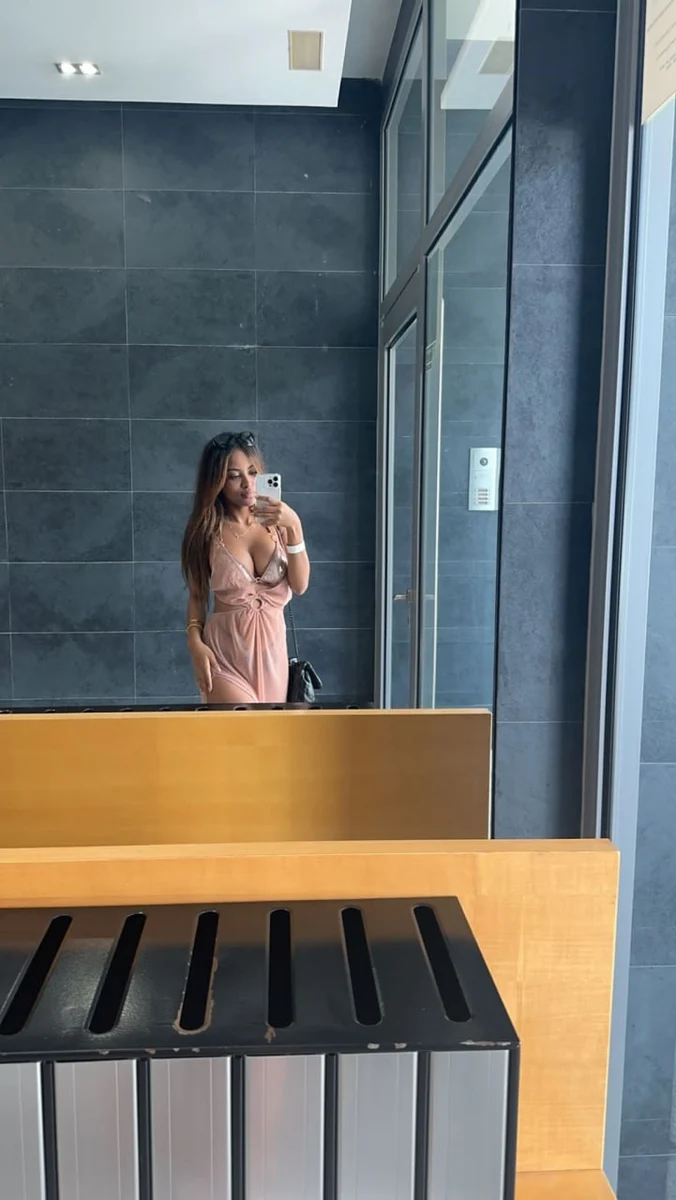 Julia escort in Monaco