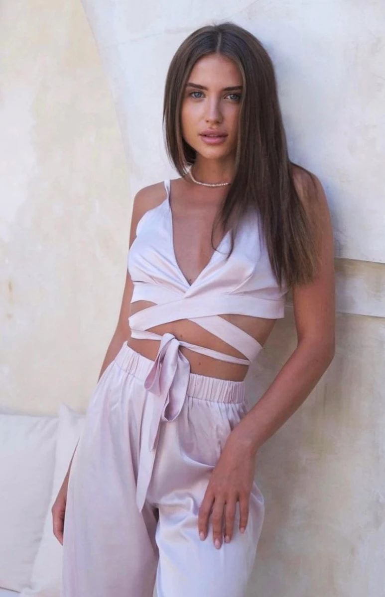 Karina escort in Monaco