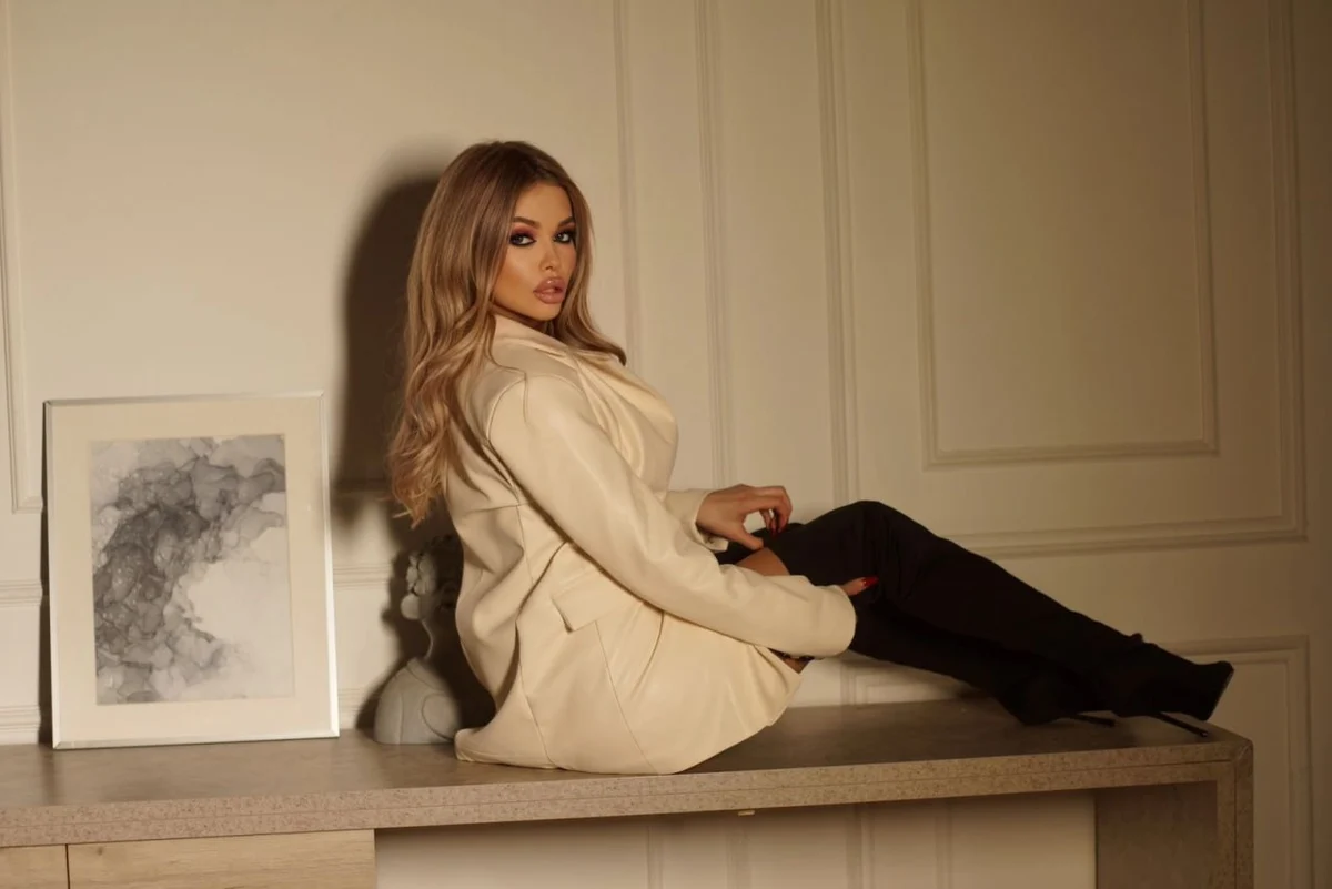 Kornelia escort in Monaco