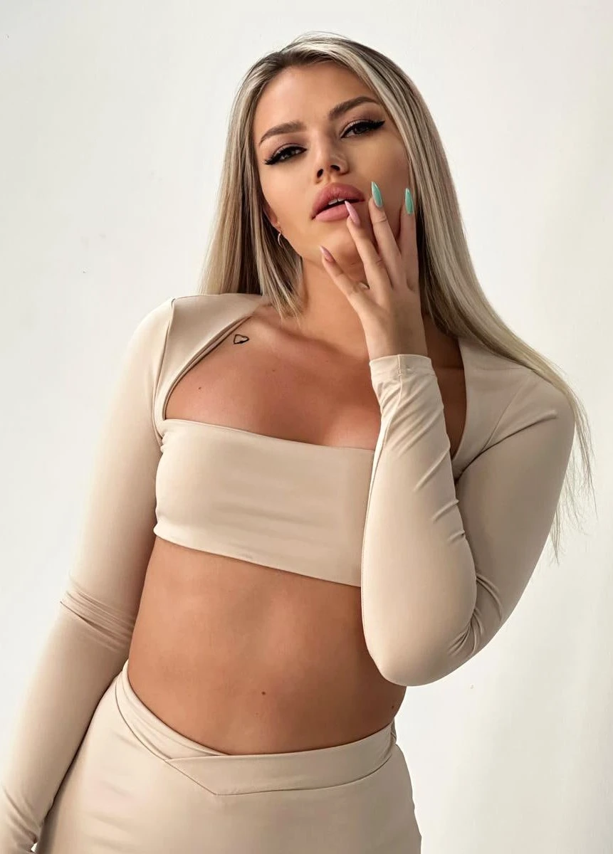 Kseniya escort in Monaco
