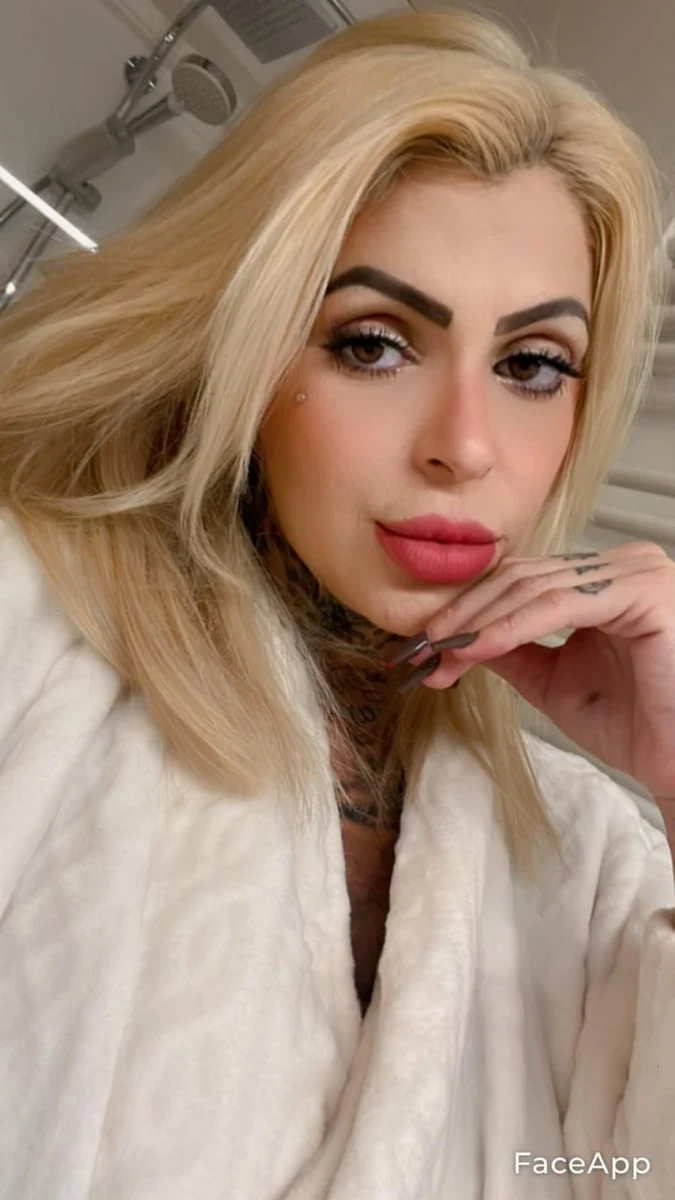 Leona escort in Monaco
