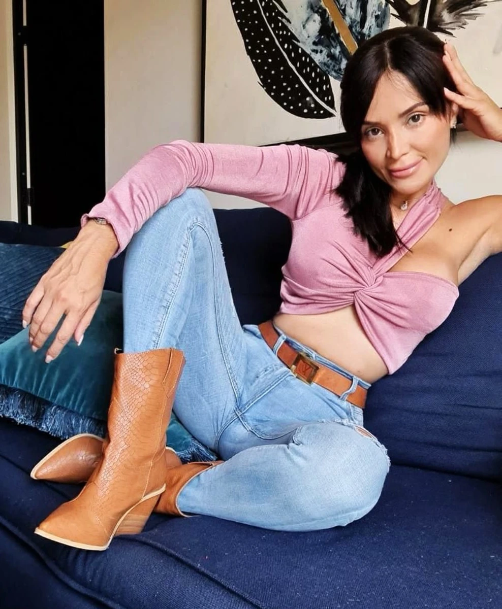 Leyla escort in Monaco