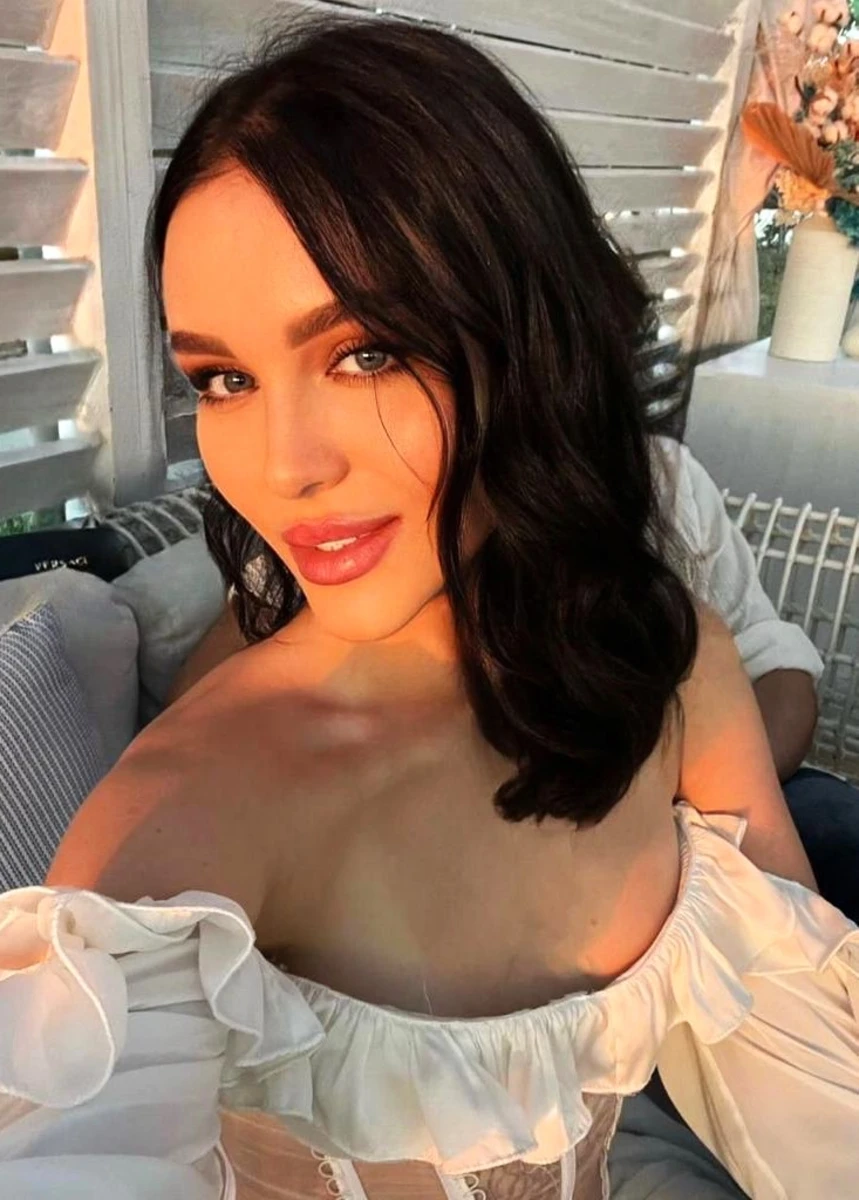 Lina escort in Monaco