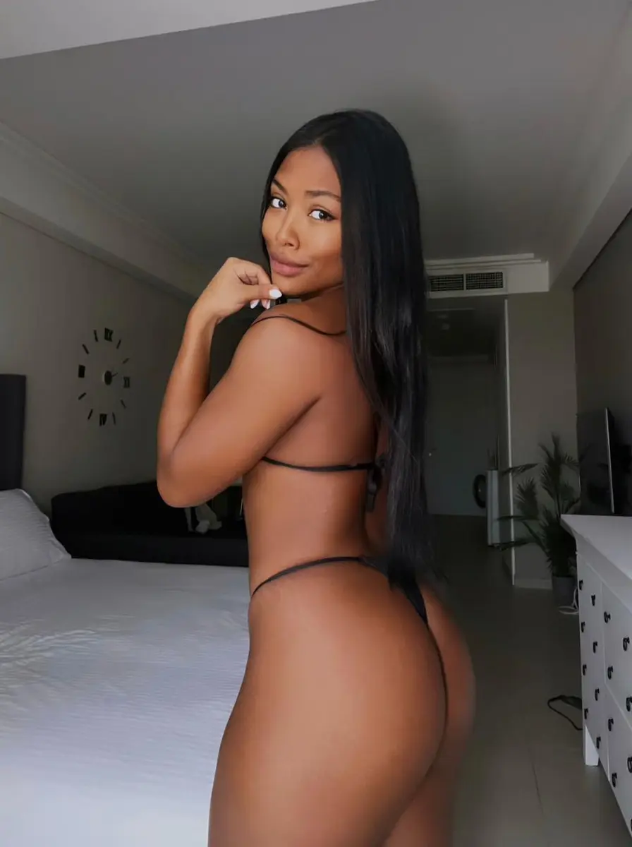 Naomi escort in Monaco