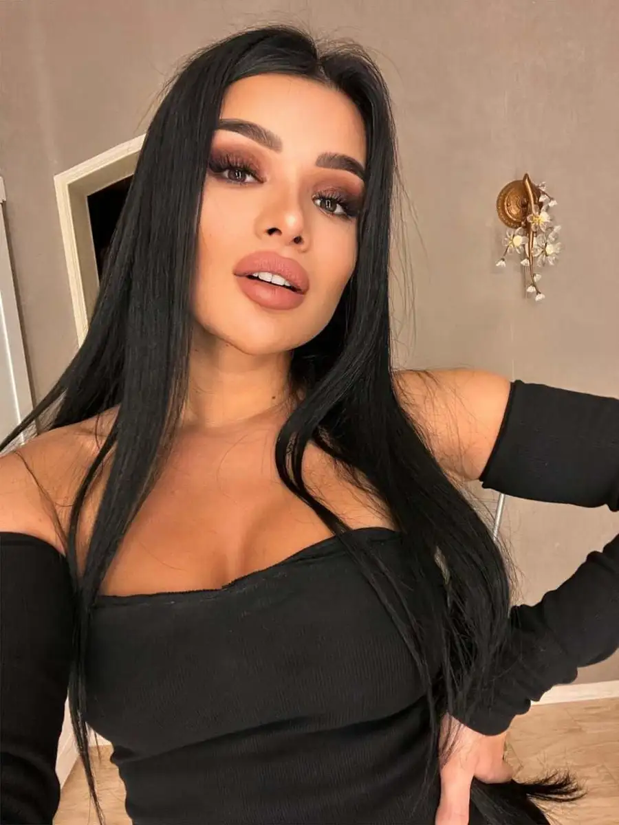 Naya escort in Monaco