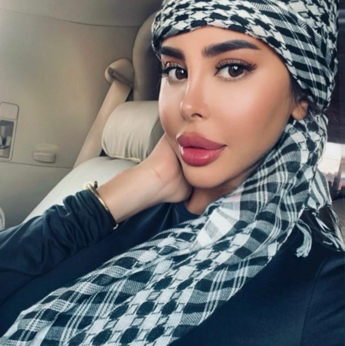 Nina escort in Monaco