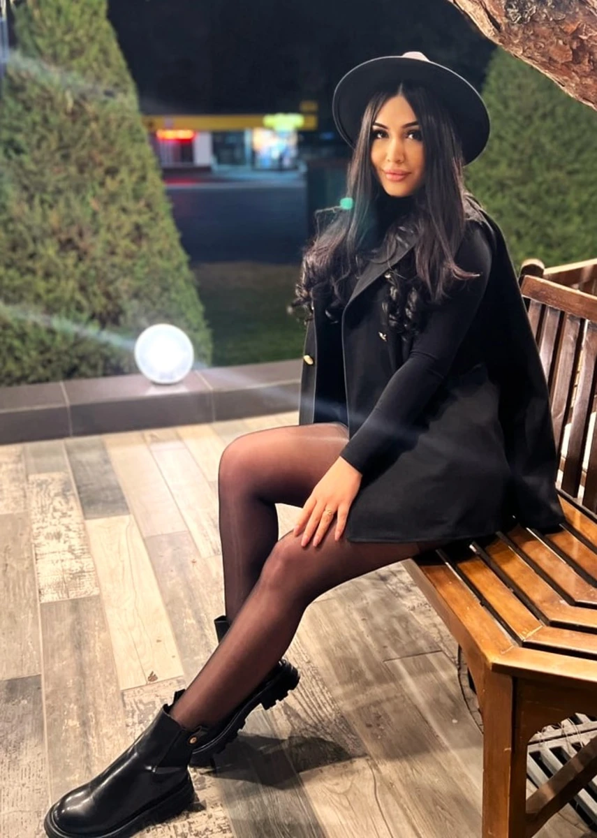 Sara escort in Monaco