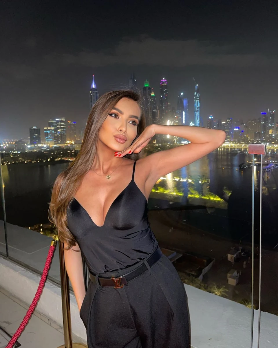 Simona escort in Monaco