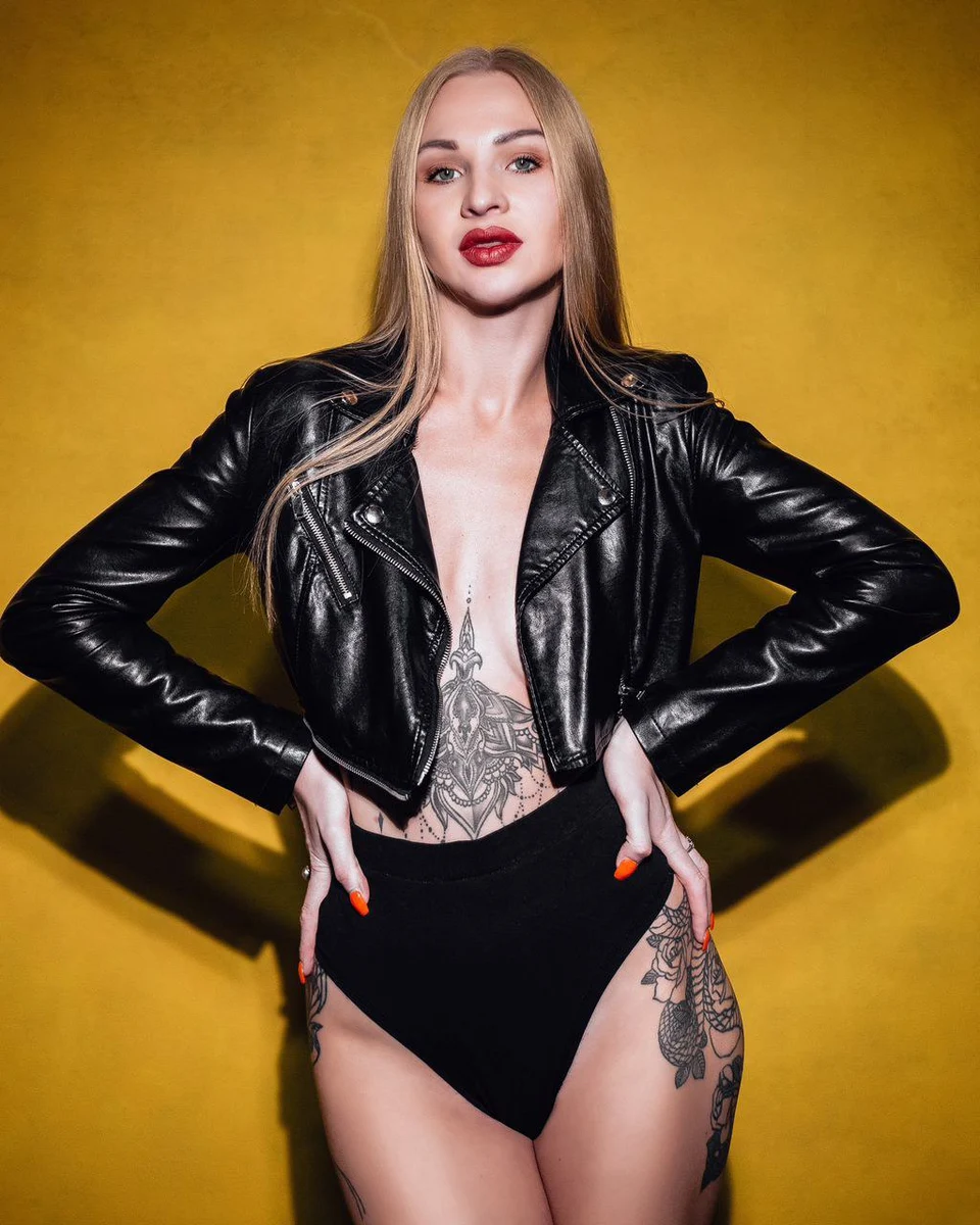 Stasia escort in Monaco