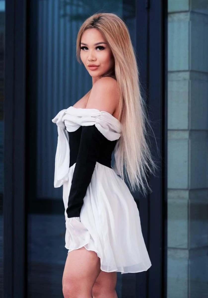 Vikky escort in Monaco